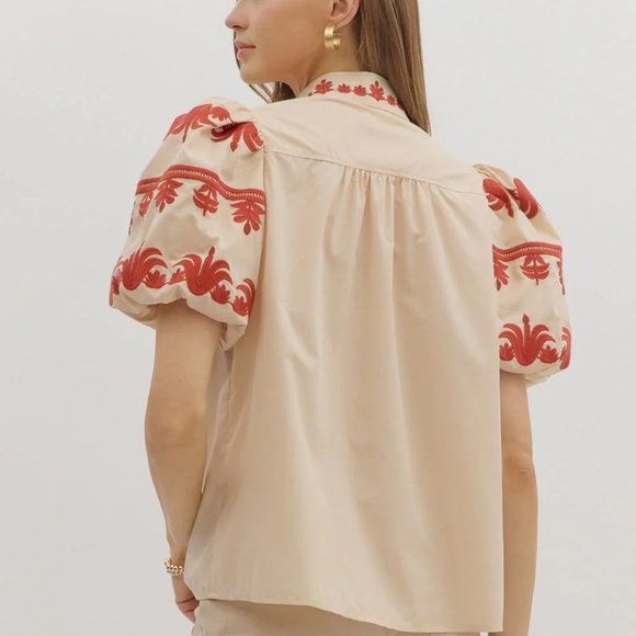 NWT Embroidered Puff Sleeve Top - Picture 4 of 4